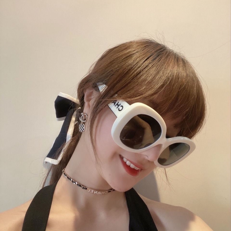 Ch**el earrings